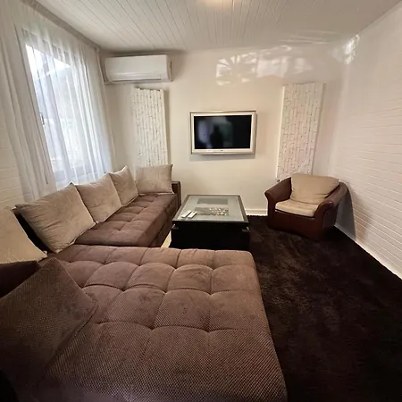 Villa Lea Hause With Swimming Pool In Vitosha Montain, Jacuzzi And Free Parking Sofia